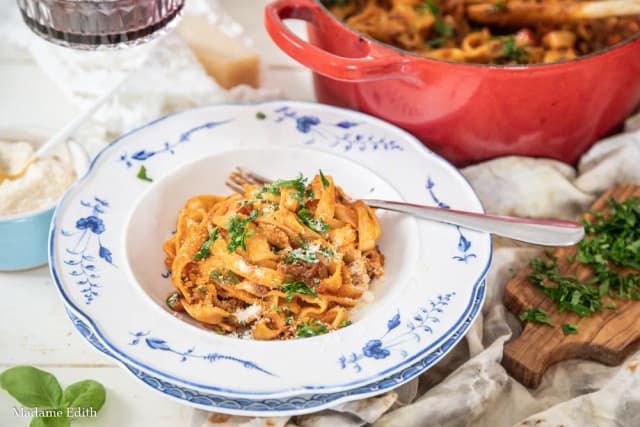 Ragu spaghetti: Dlaczego tradycyjne ragu nie pasuje do spaghetti? Ragu spaghetti: Dlaczego tradycyjne ragu nie pasuje do spaghetti?