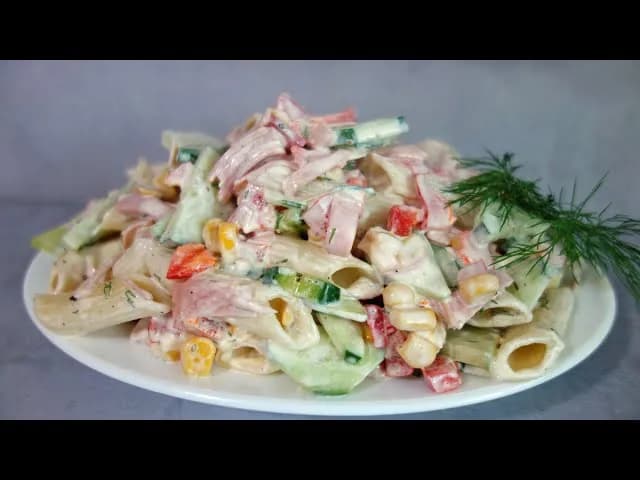 Najlepsze przepisy na sałatkę z makaronem penne, które zachwycą smakoszy Najlepsze przepisy na sałatkę z makaronem penne, które zachwycą smakoszy