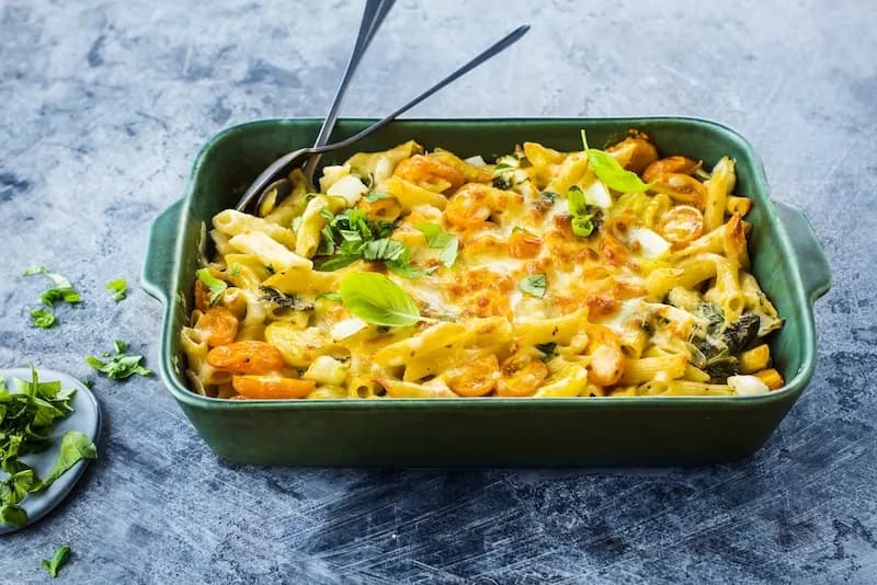 Penne al forno: łatwy przepis na pyszną zapiekankę makaronową Penne al forno: łatwy przepis na pyszną zapiekankę makaronową