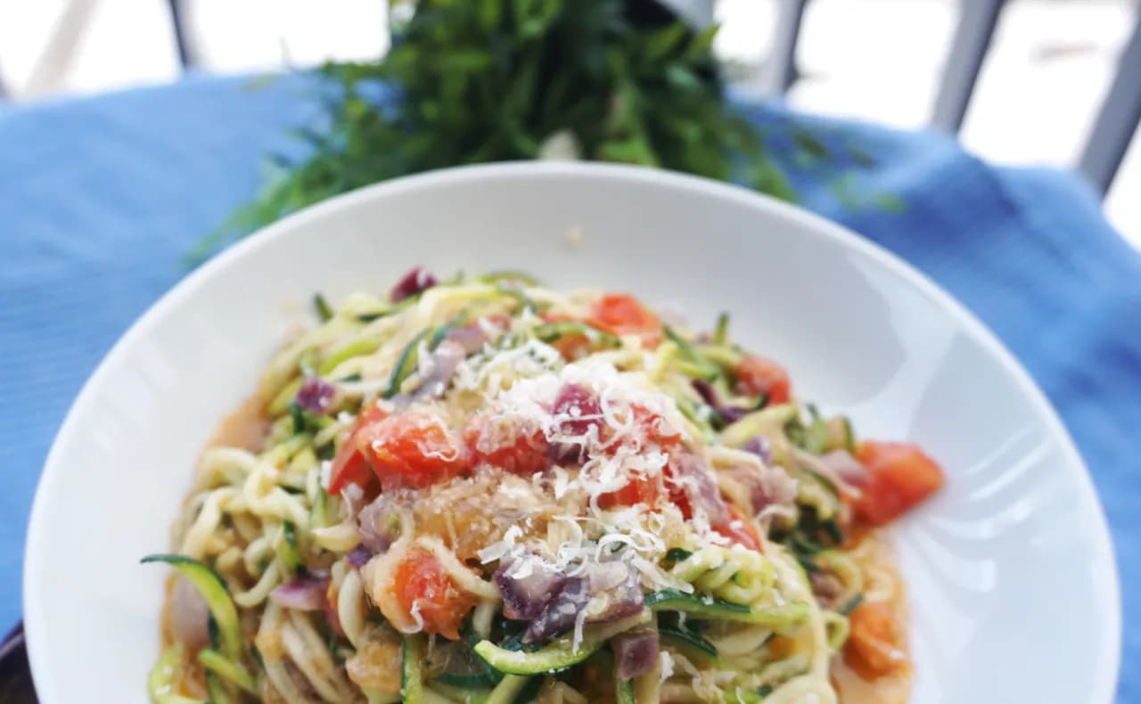Domowy sos do spaghetti z cukinii: przepis na pyszne przetwory Domowy sos do spaghetti z cukinii: przepis na pyszne przetwory