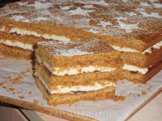 Pyszny przepis na ciasto z masą grysikową, który zachwyci każdego smakosza Pyszny przepis na ciasto z masą grysikową, który zachwyci każdego smakosza