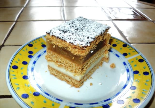 Prosty przepis na ciasto inwalida, które zachwyci każdego smakosza Prosty przepis na ciasto inwalida, które zachwyci każdego smakosza