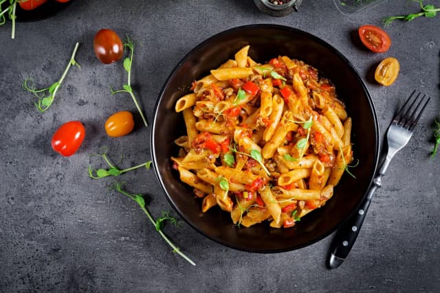 Szybkie spaghetti w 15 minut - łatwy przepis na smaczny obiad Szybkie spaghetti w 15 minut - łatwy przepis na smaczny obiad