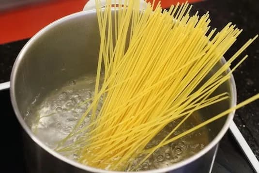 Jak przygotować spaghetti napoli knorr - szybki przepis i wartości odżywcze Jak przygotować spaghetti napoli knorr - szybki przepis i wartości odżywcze