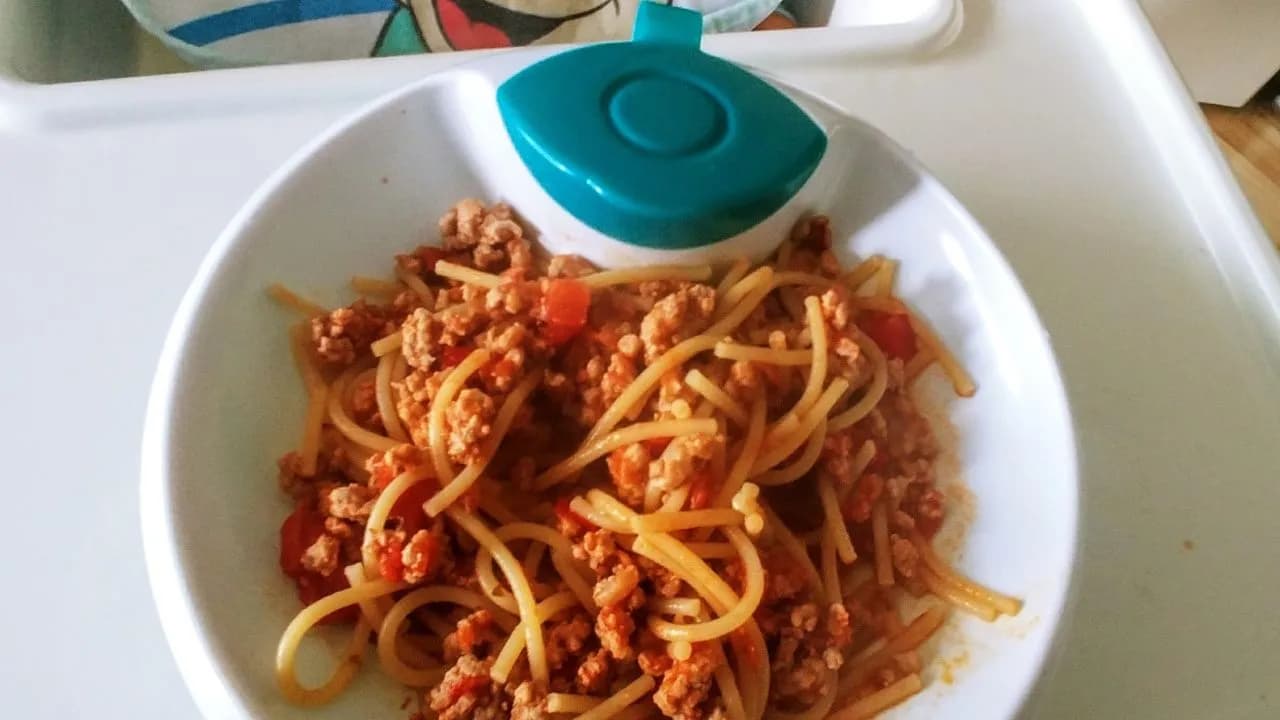 Spaghetti bolognese dla dzieci: Przepis na pyszny obiad malucha Spaghetti bolognese dla dzieci: Przepis na pyszny obiad malucha
